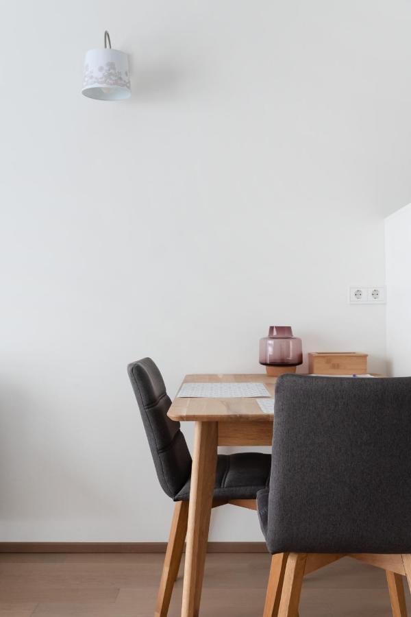 Quiet And Cozy Apartment Next To Mariahilfer Strasse And Naschmarkt With Ac, Minimum 30 Nights Wina Bagian luar foto